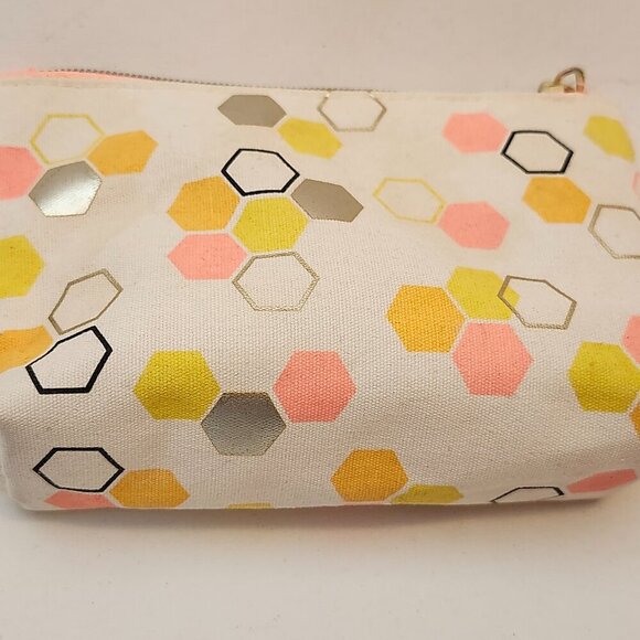 ADORABLE Bath and Body Works Cosmetic Pouch "Be My Honey" Bees Honeycomb - Picture 2 of 4
